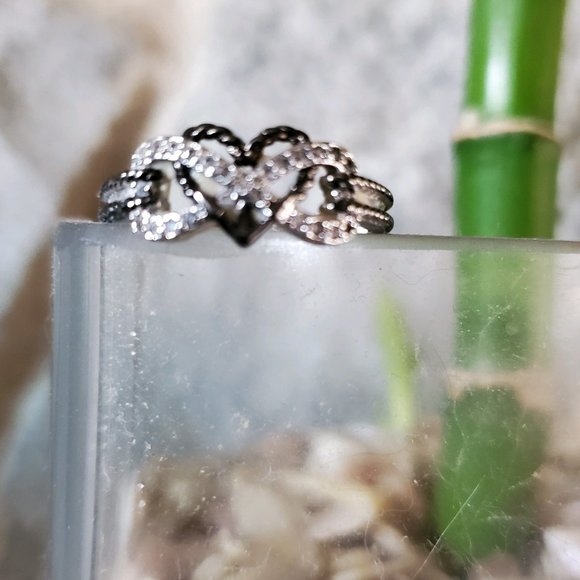 Infinity Heart Ring In Black & Silver - Picture 4 of 4